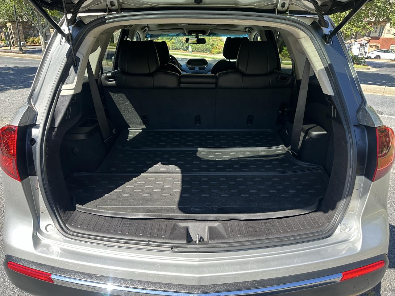 Acura MDX 6-Spd AT w/Tech and Entertainment Package 2012