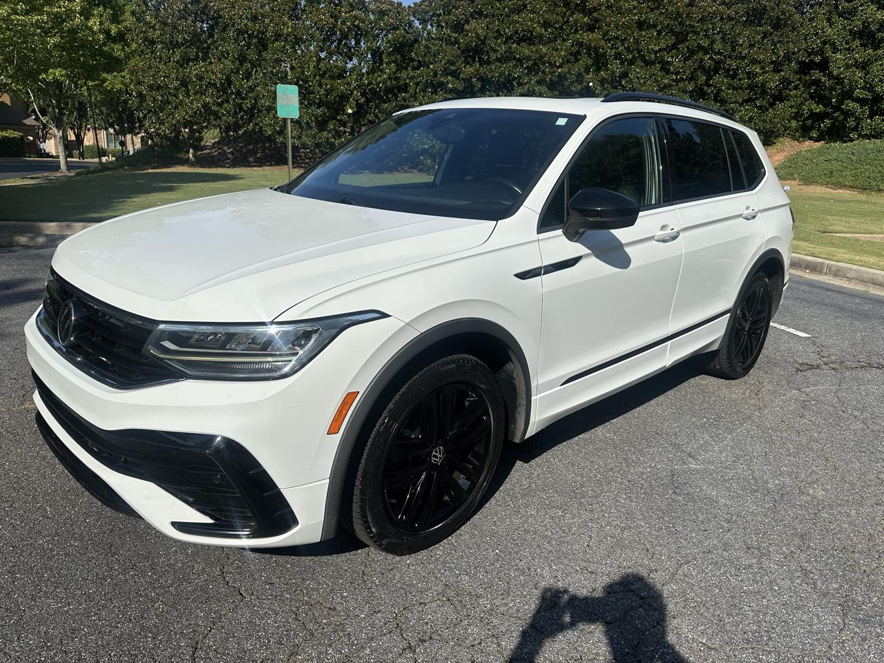 2022 Volkswagen Tiguan SE R-Line Black