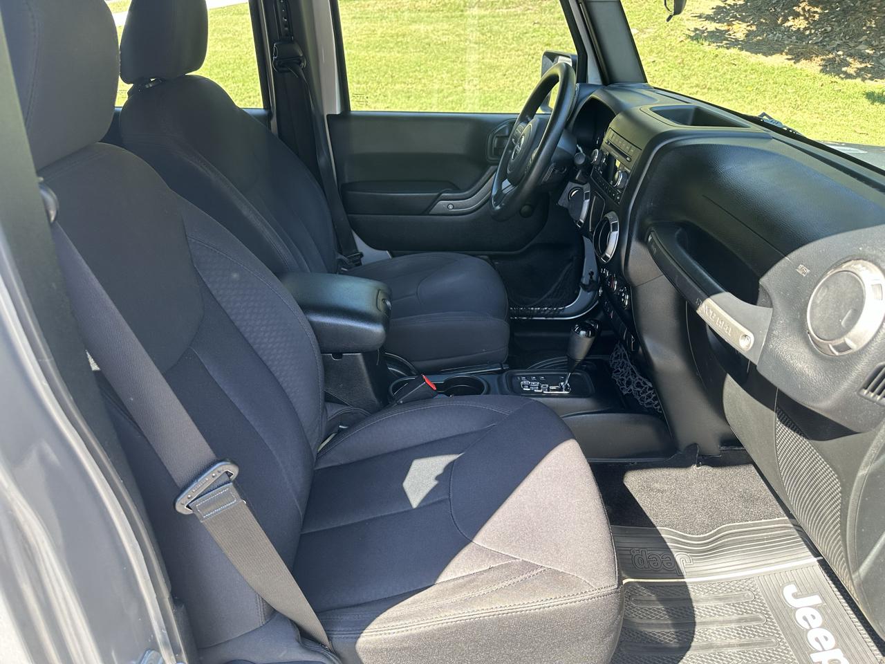 Jeep Wrangler Unlimited Sport 4WD 2015
