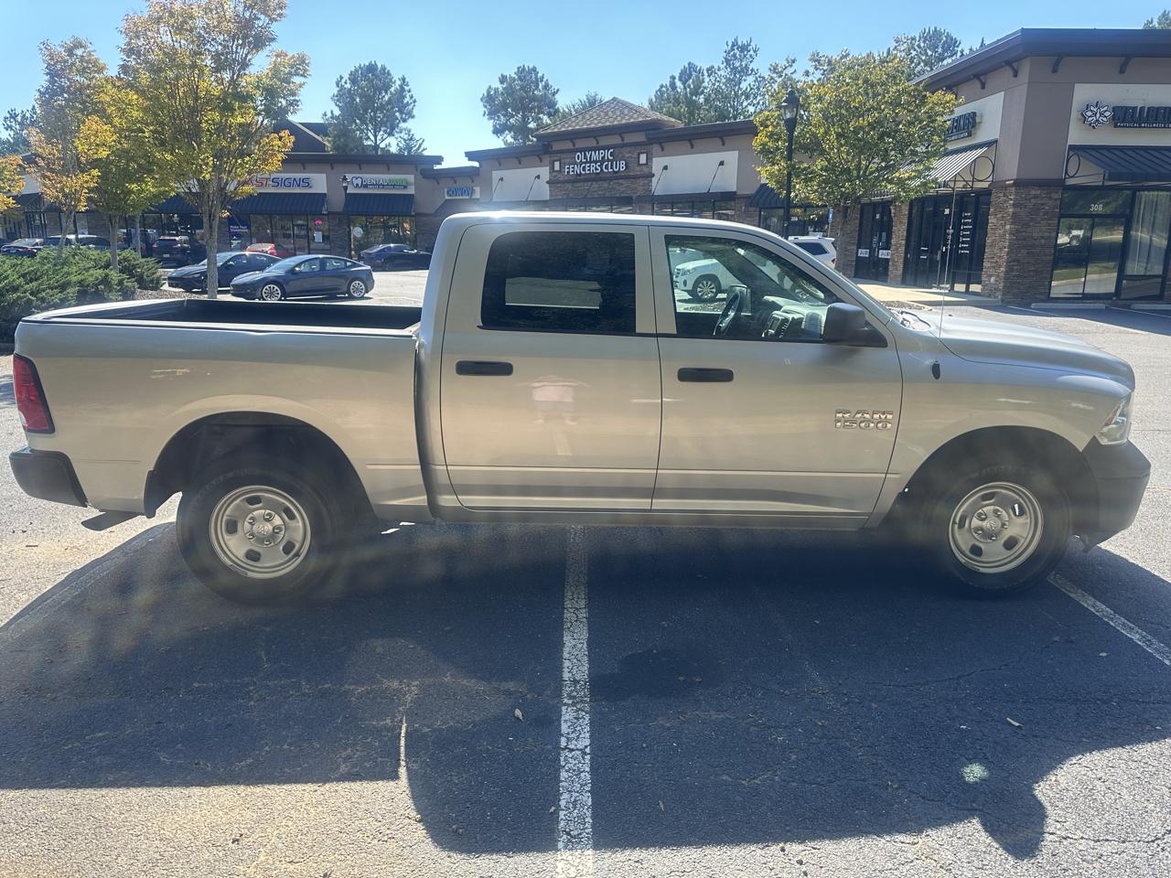 RAM 1500 Tradesman Crew Cab SWB 2WD 2018