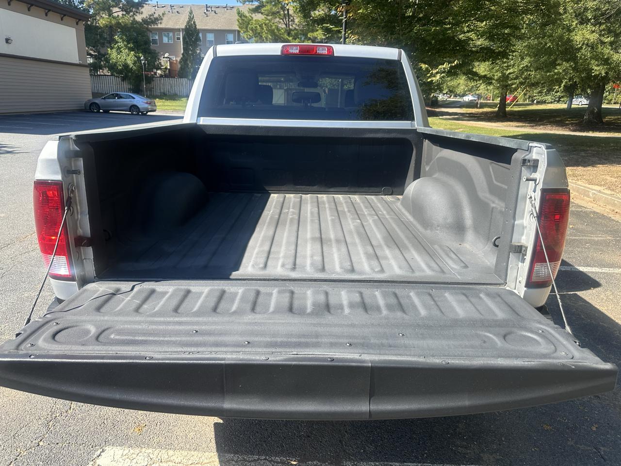 RAM 1500 Tradesman Crew Cab SWB 2WD 2018