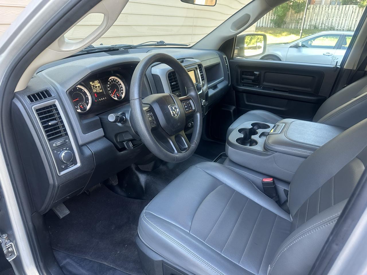 RAM 1500 Tradesman Crew Cab SWB 2WD 2018