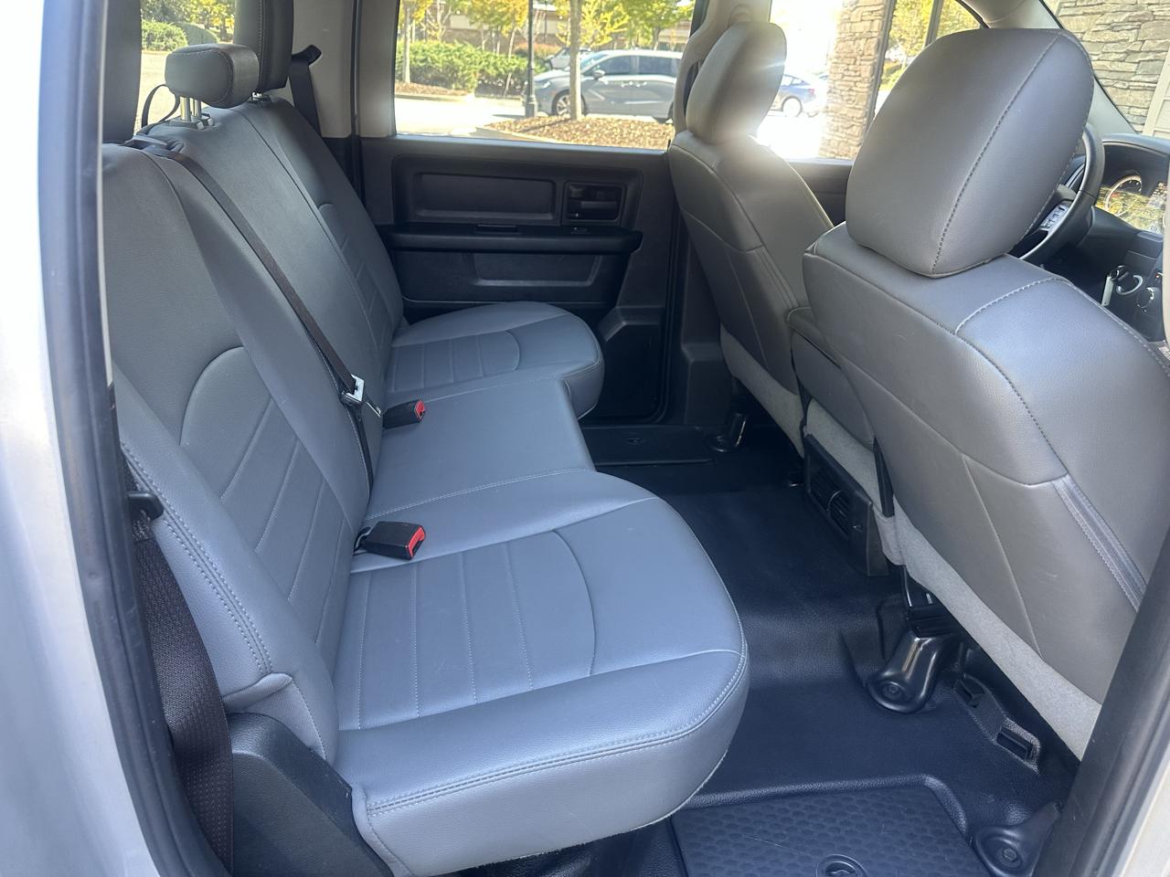 RAM 1500 Tradesman Crew Cab SWB 2WD 2018