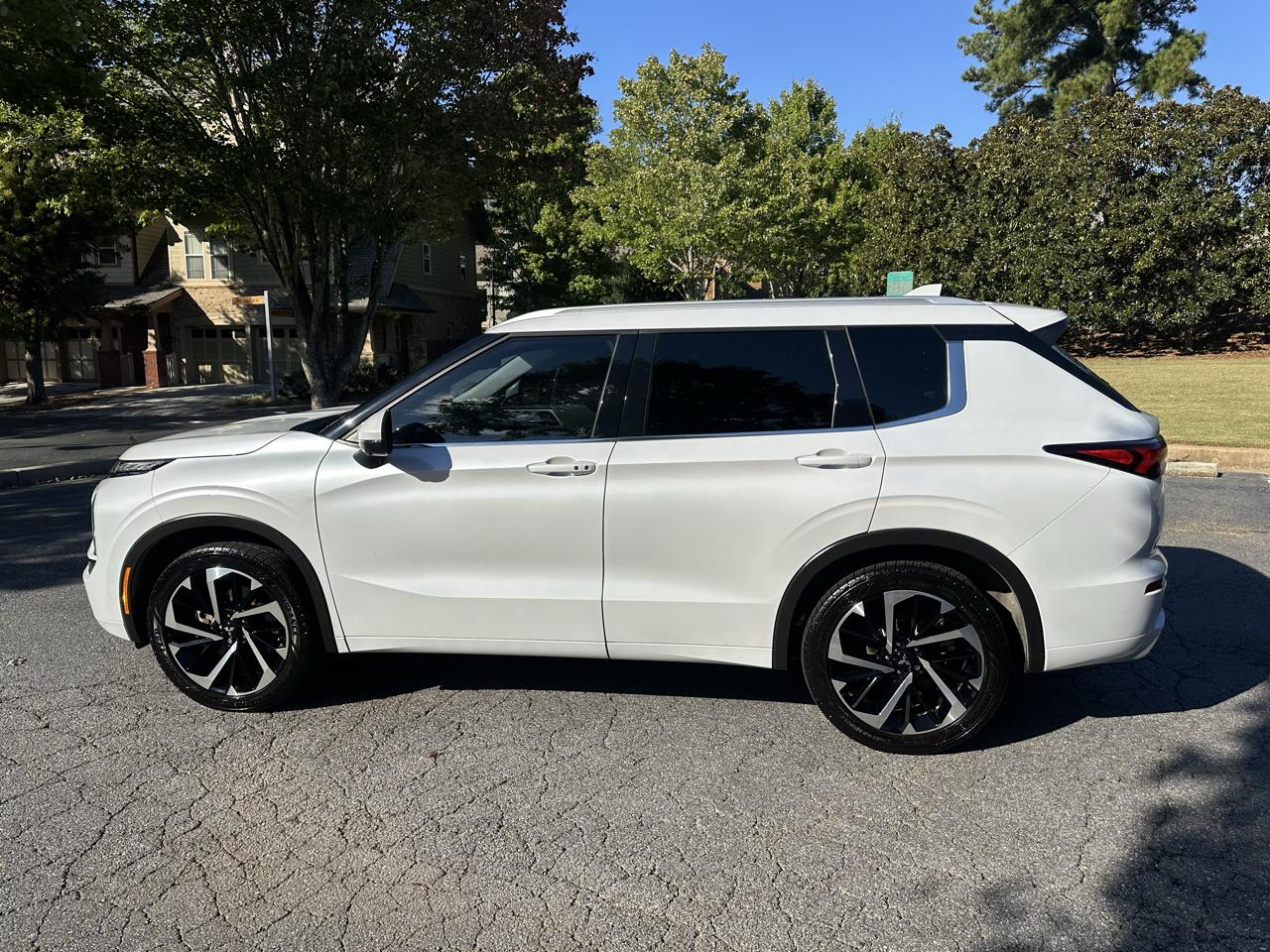 Mitsubishi Outlander SEL 2WD 2023