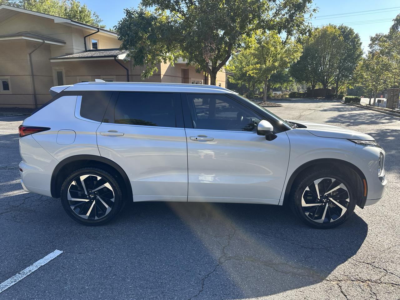 Mitsubishi Outlander SEL 2WD 2023