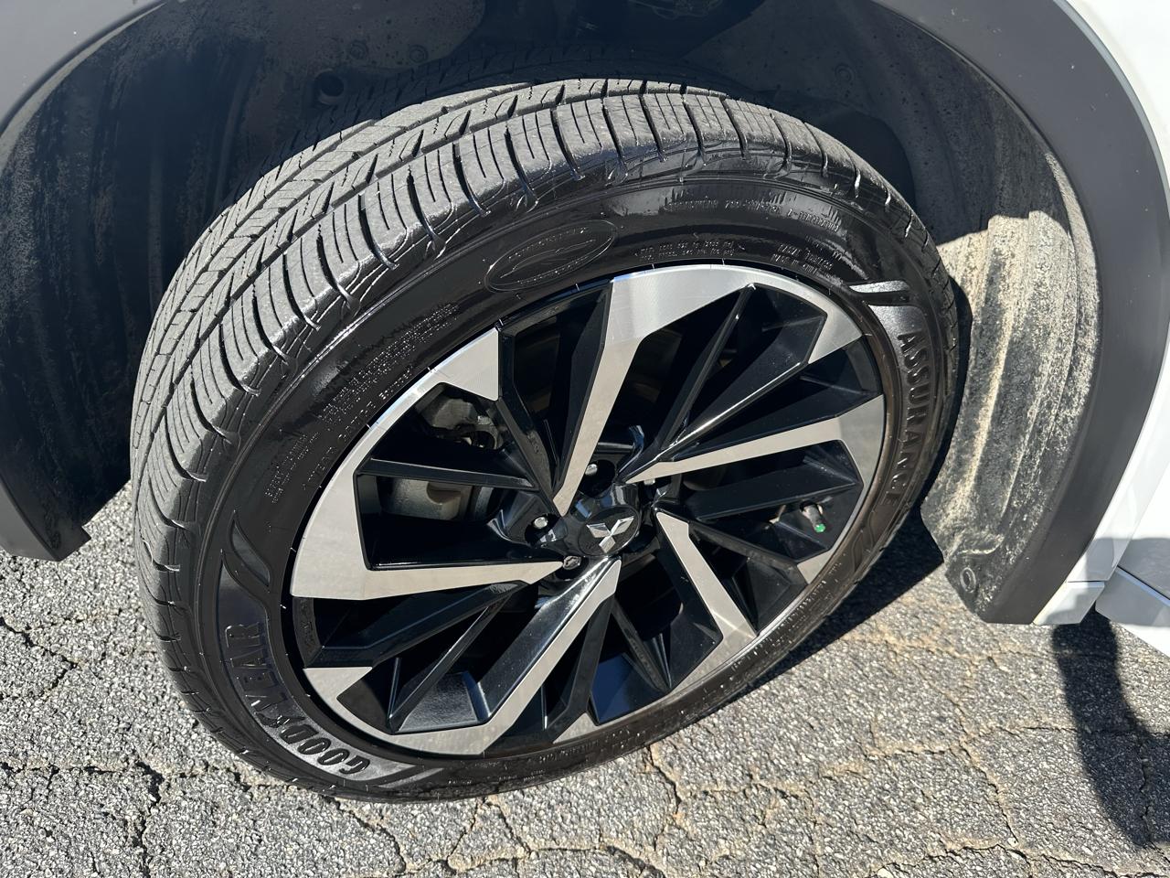 Mitsubishi Outlander SEL 2WD 2023