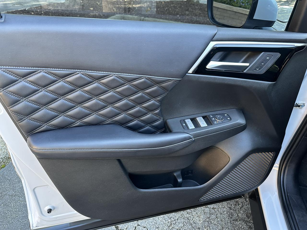 Mitsubishi Outlander SEL 2WD 2023