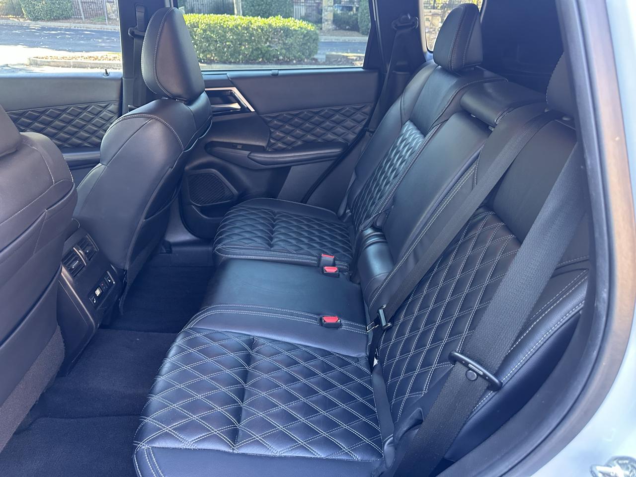 Mitsubishi Outlander SEL 2WD 2023