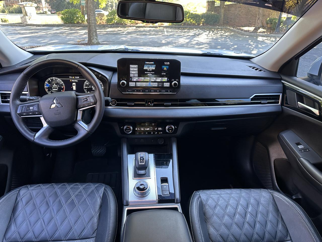 Mitsubishi Outlander SEL 2WD 2023