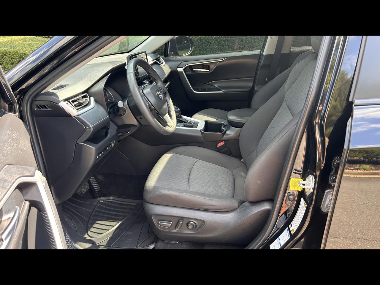 Toyota RAV4 XLE AWD 2022