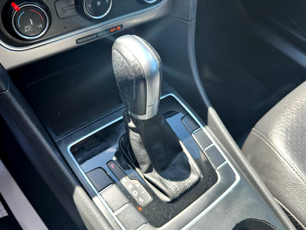 Volkswagen Passat 4dr Sdn 1.8T Auto S PZEV 2015 Volkswagen Passat 4dr Sdn 1.8T Auto S PZEV 2015