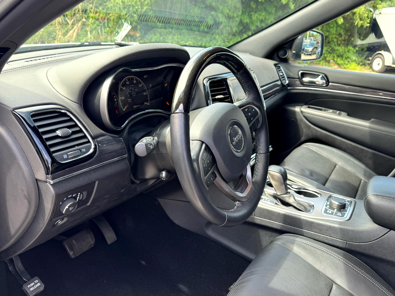 2020 Jeep Grand Cherokee Overland photo 12