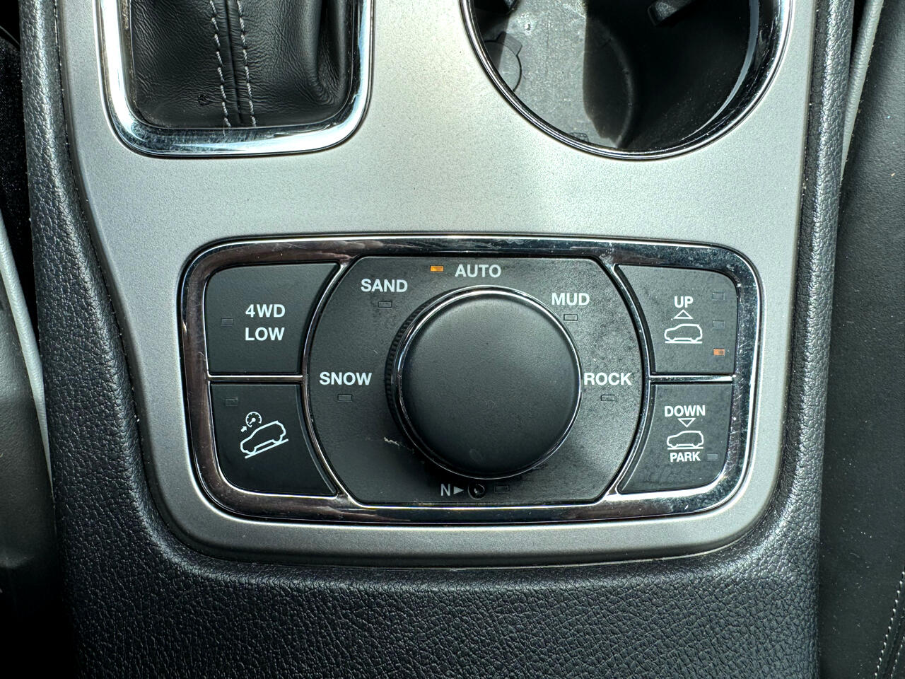 2020 Jeep Grand Cherokee Overland photo 21