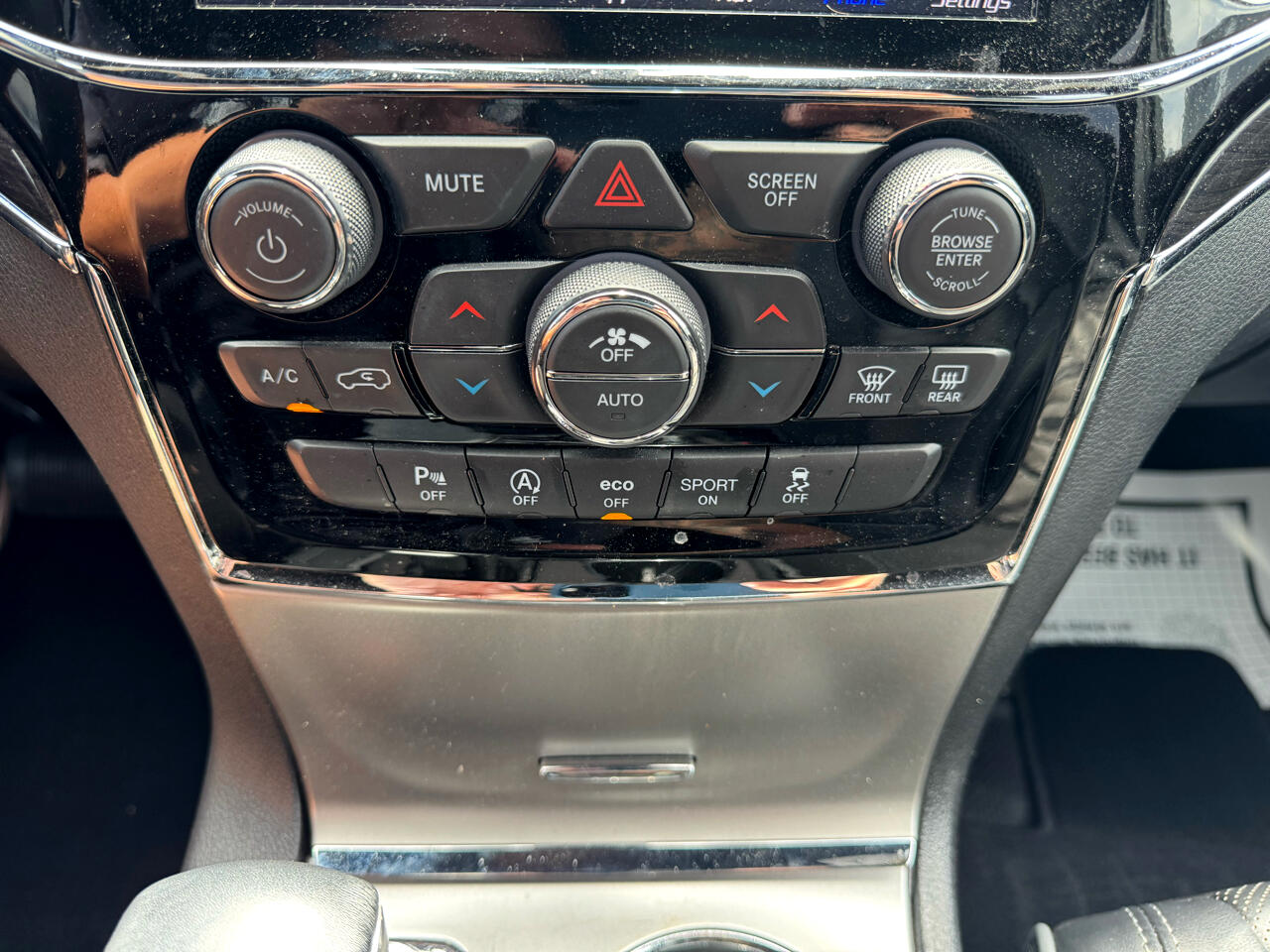 2020 Jeep Grand Cherokee Overland photo 23