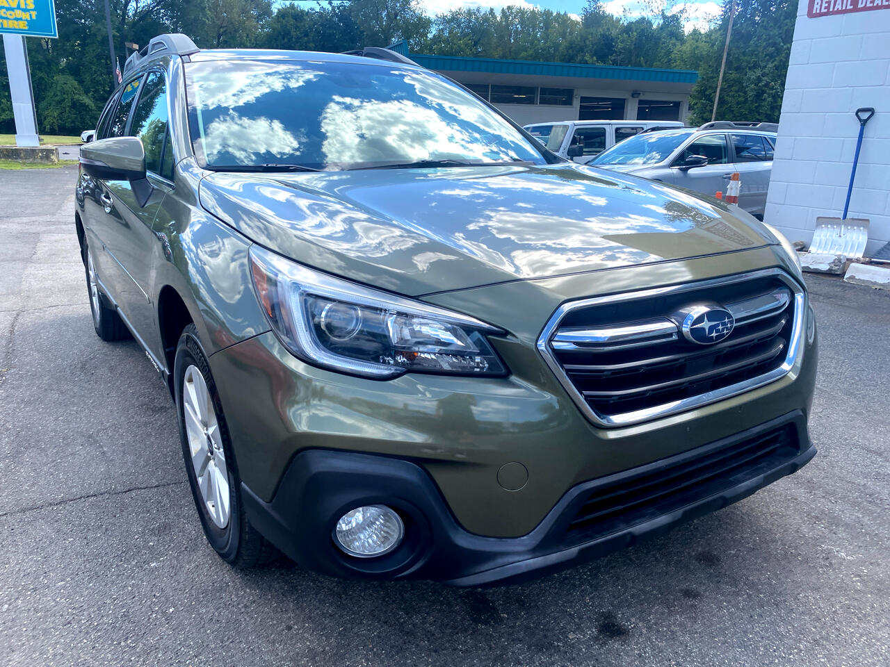 2019 Subaru Outback 2.5i Premium photo 3