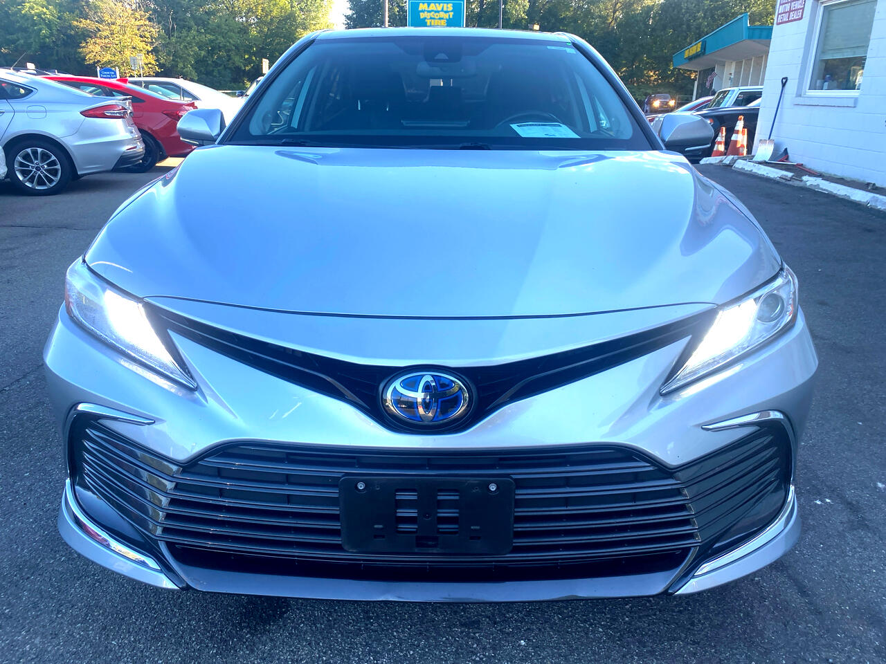 2022 Toyota Camry Hybrid XLE photo 3