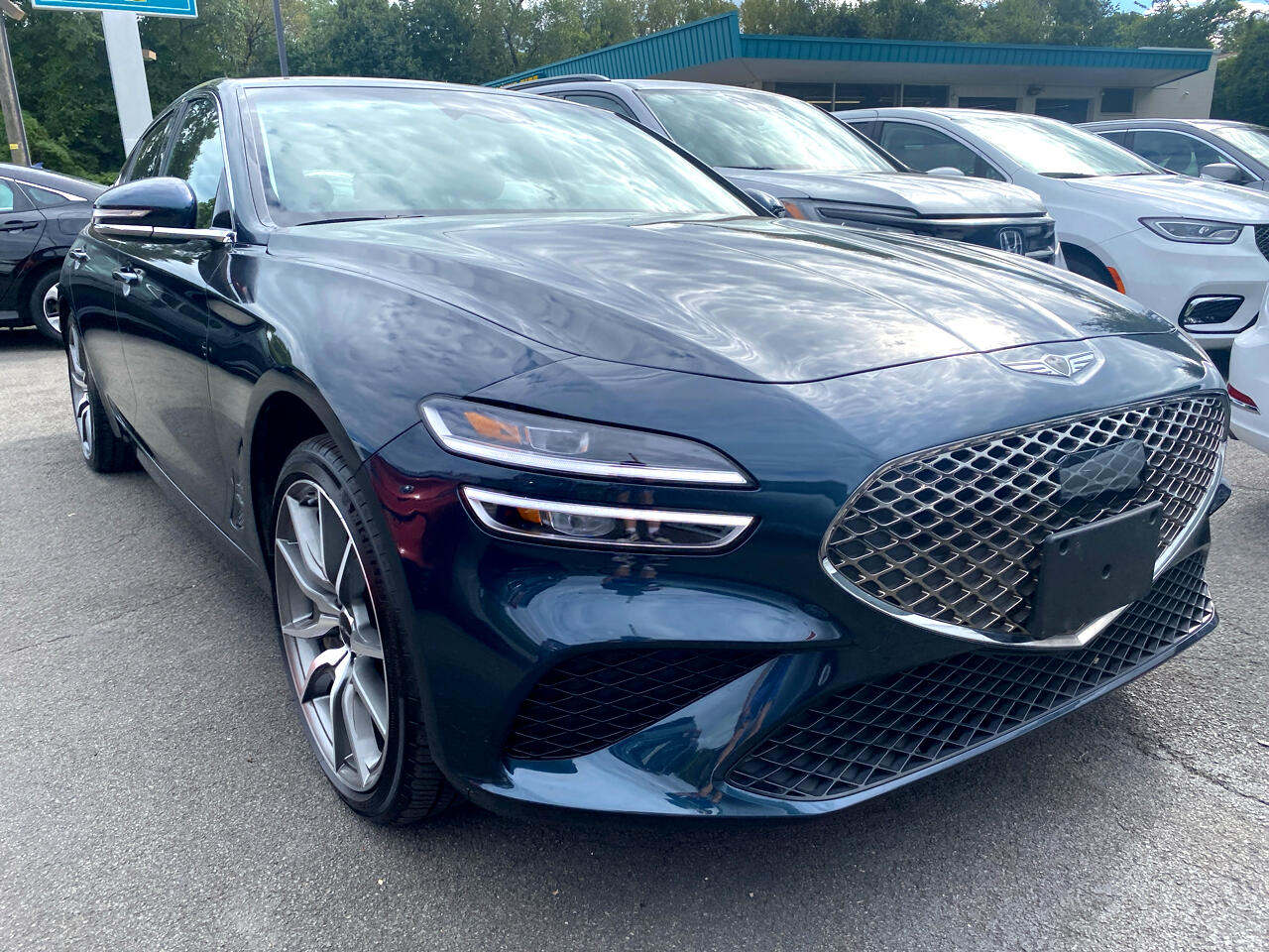 2024 Genesis G70 2.5T photo 3