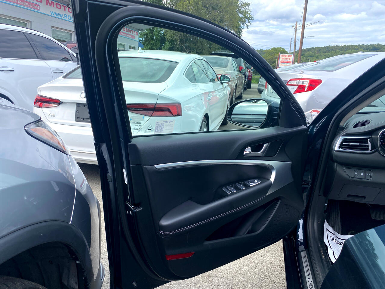 2024 Genesis G70 2.5T photo 13