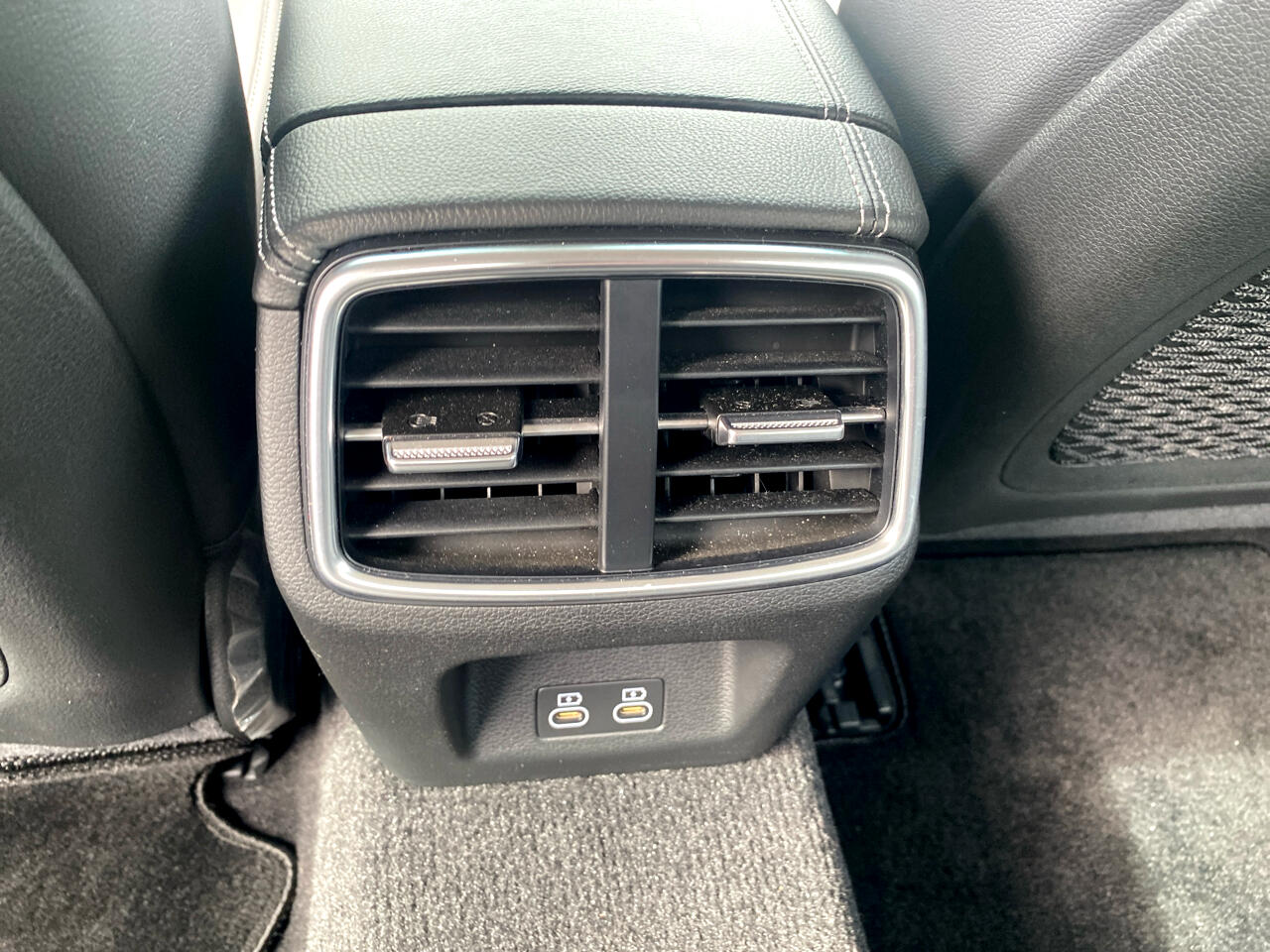 2024 Genesis G70 2.5T photo 18