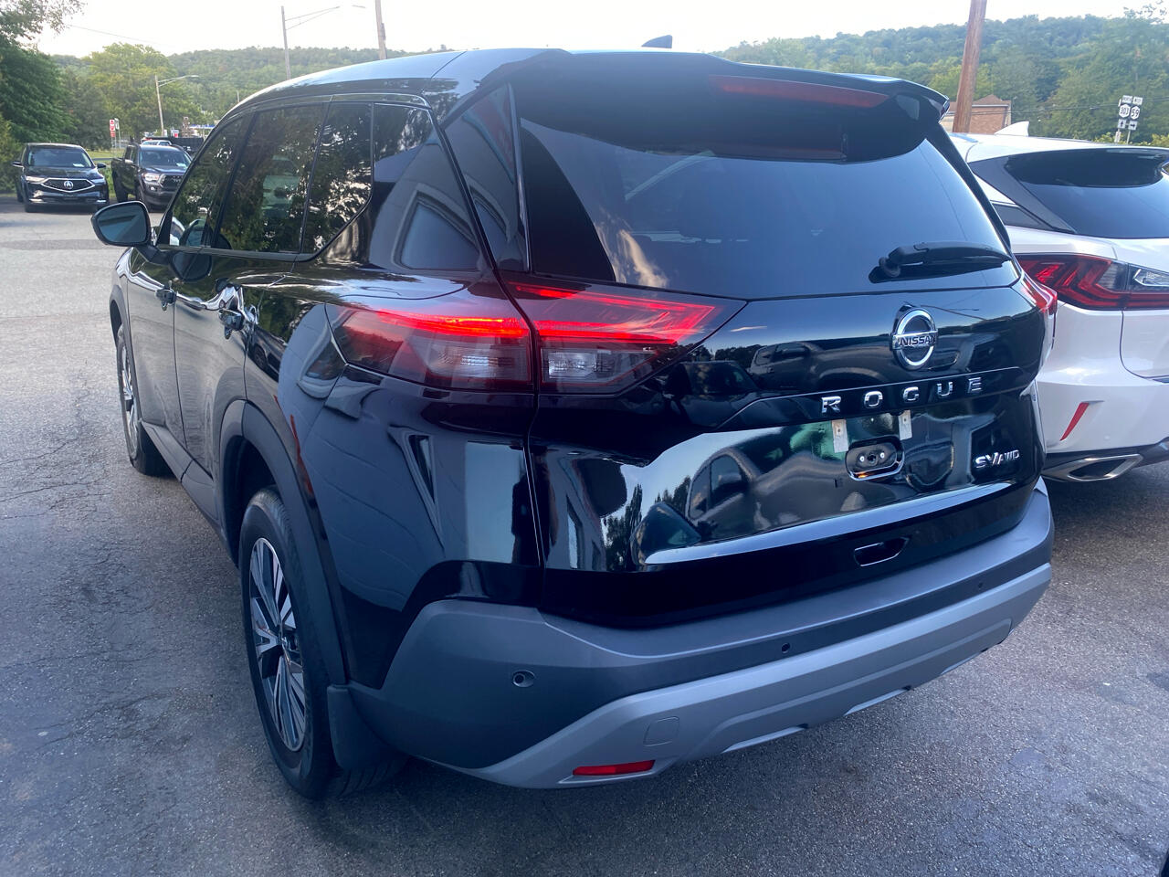 2021 Nissan Rogue SV photo 11