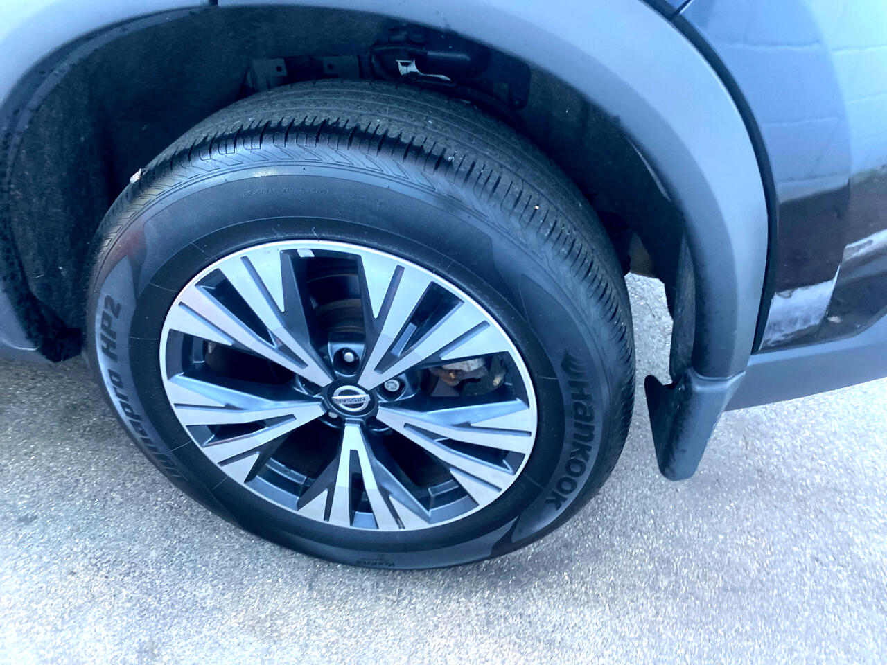 2021 Nissan Rogue SV photo 12