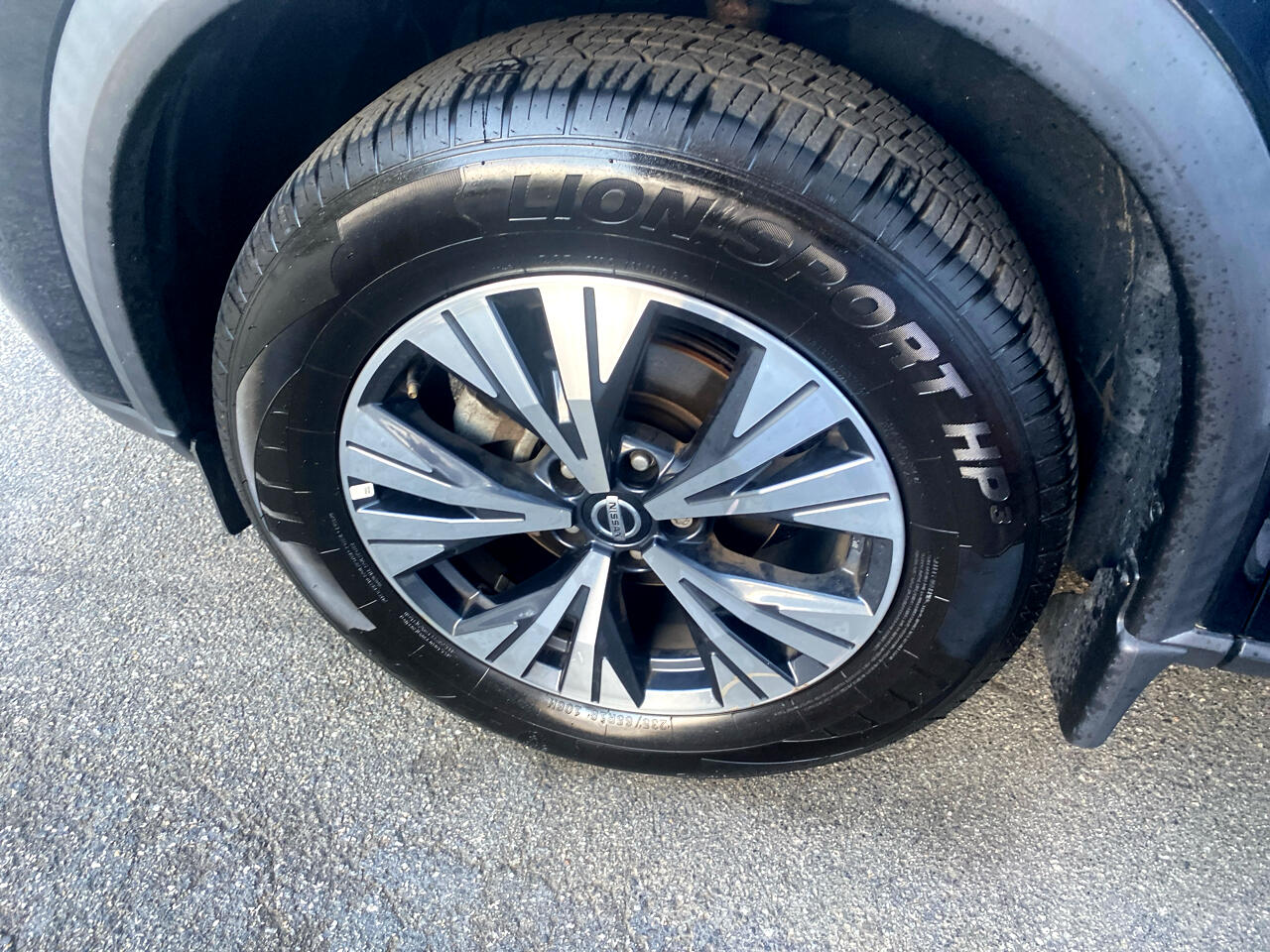 2021 Nissan Rogue SV photo 13