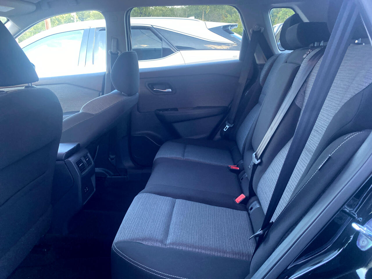 2021 Nissan Rogue SV photo 18