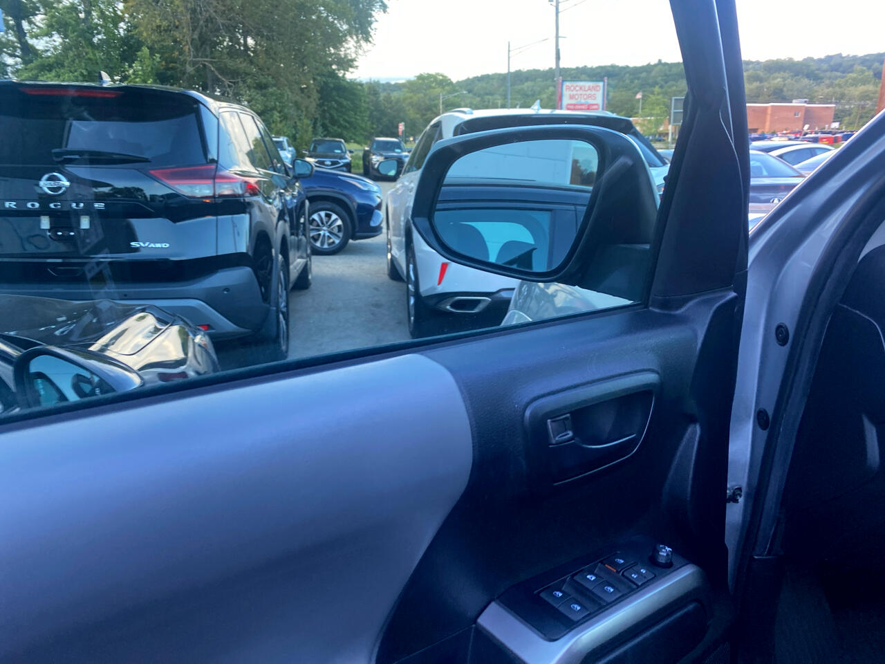 2022 Toyota Tacoma 4x4 TRD Double Cab V6 photo 16