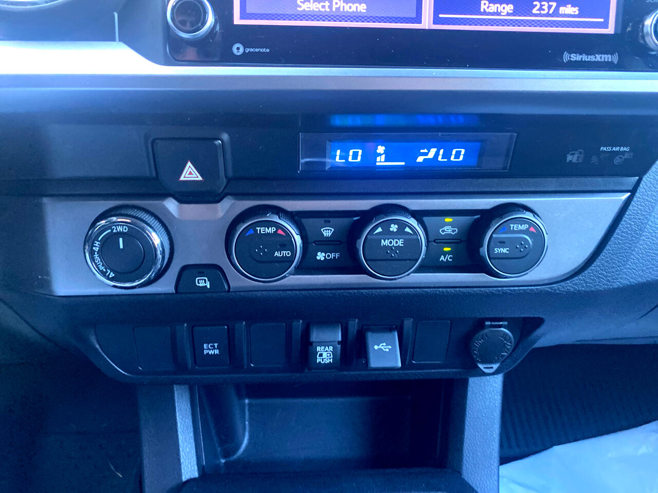 2022 Toyota Tacoma 4x4 TRD Double Cab V6 photo 22