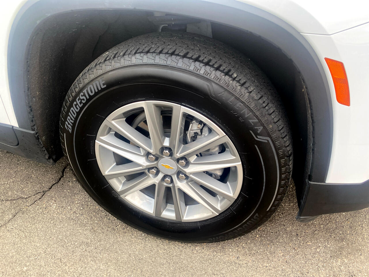 2023 Chevrolet Traverse Cloth 1LT photo 3