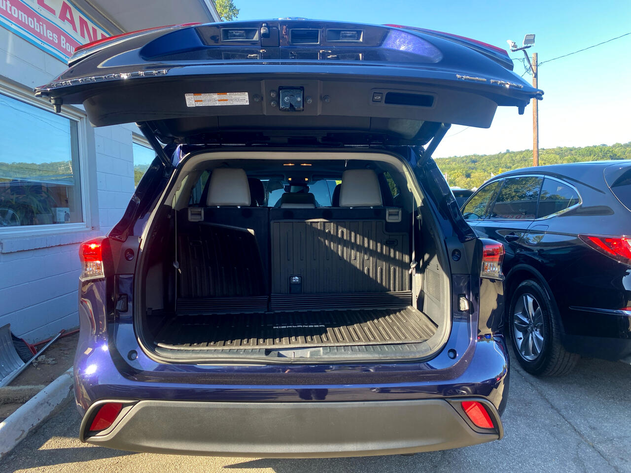 2022 Toyota Highlander XLE photo 8