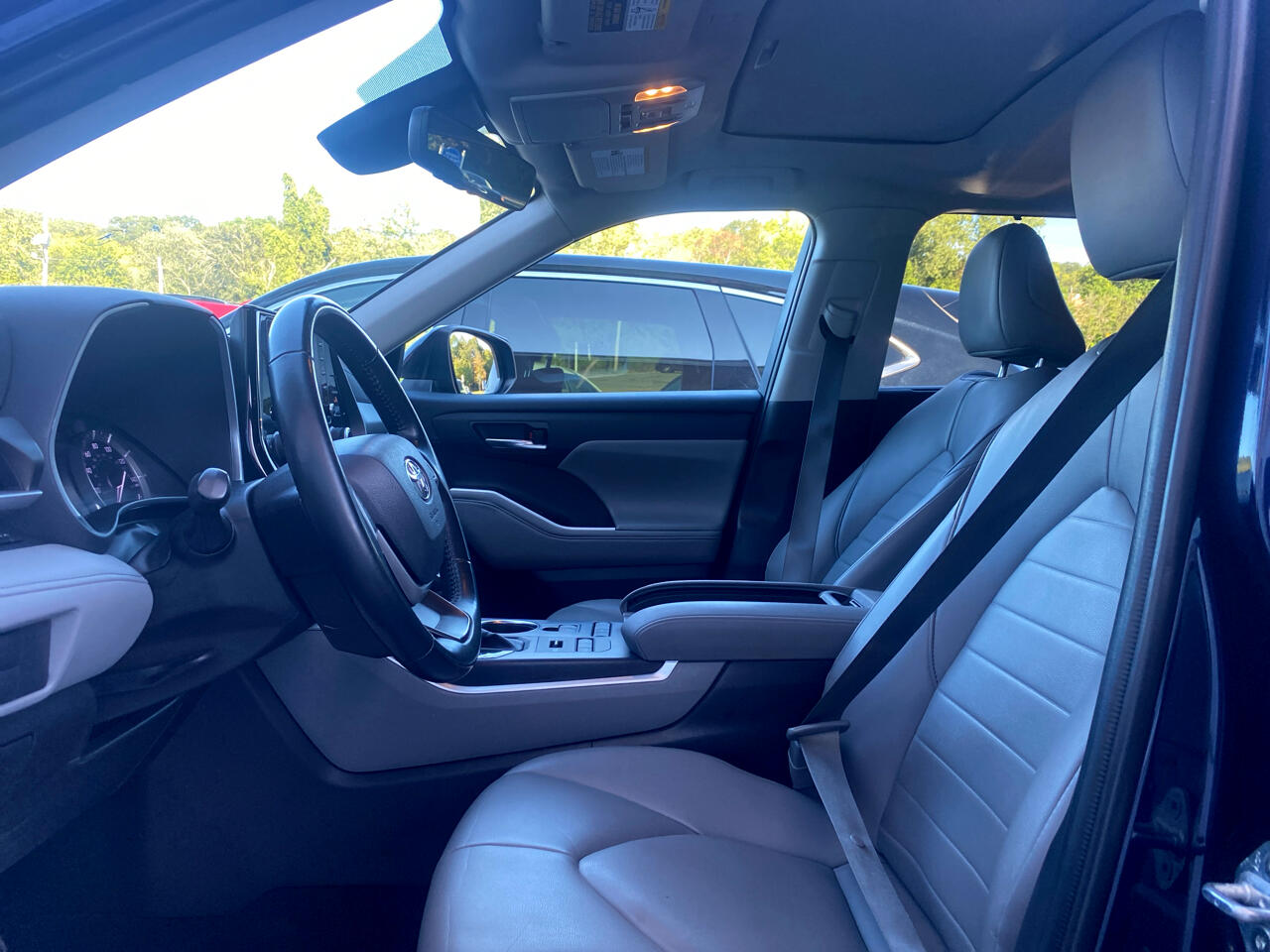 2022 Toyota Highlander XLE photo 17