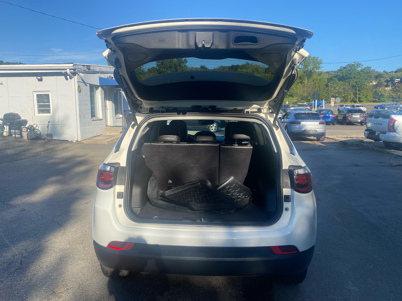 2021 Jeep Compass Latitude photo 9