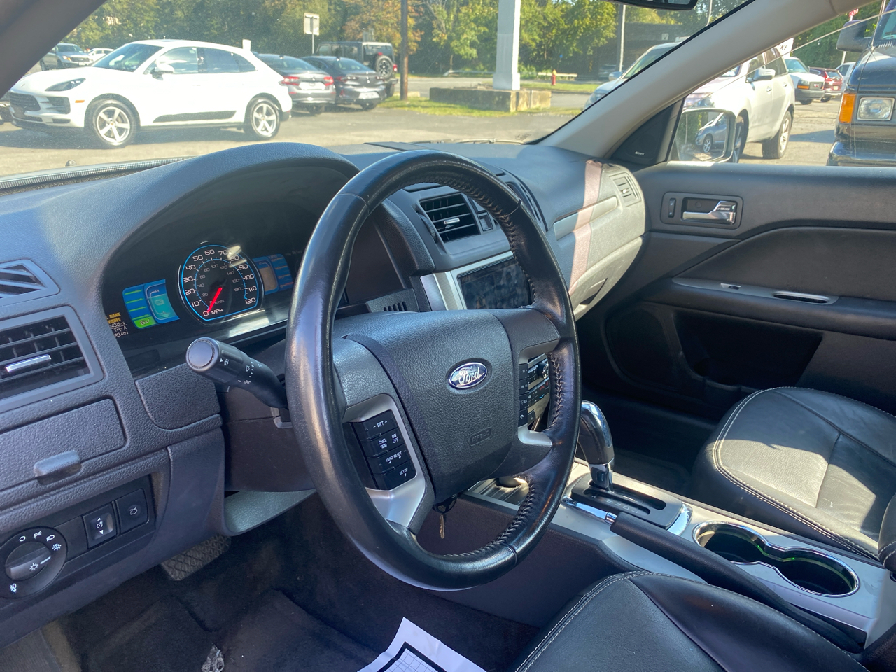 2012 Ford Fusion Hybrid photo 16
