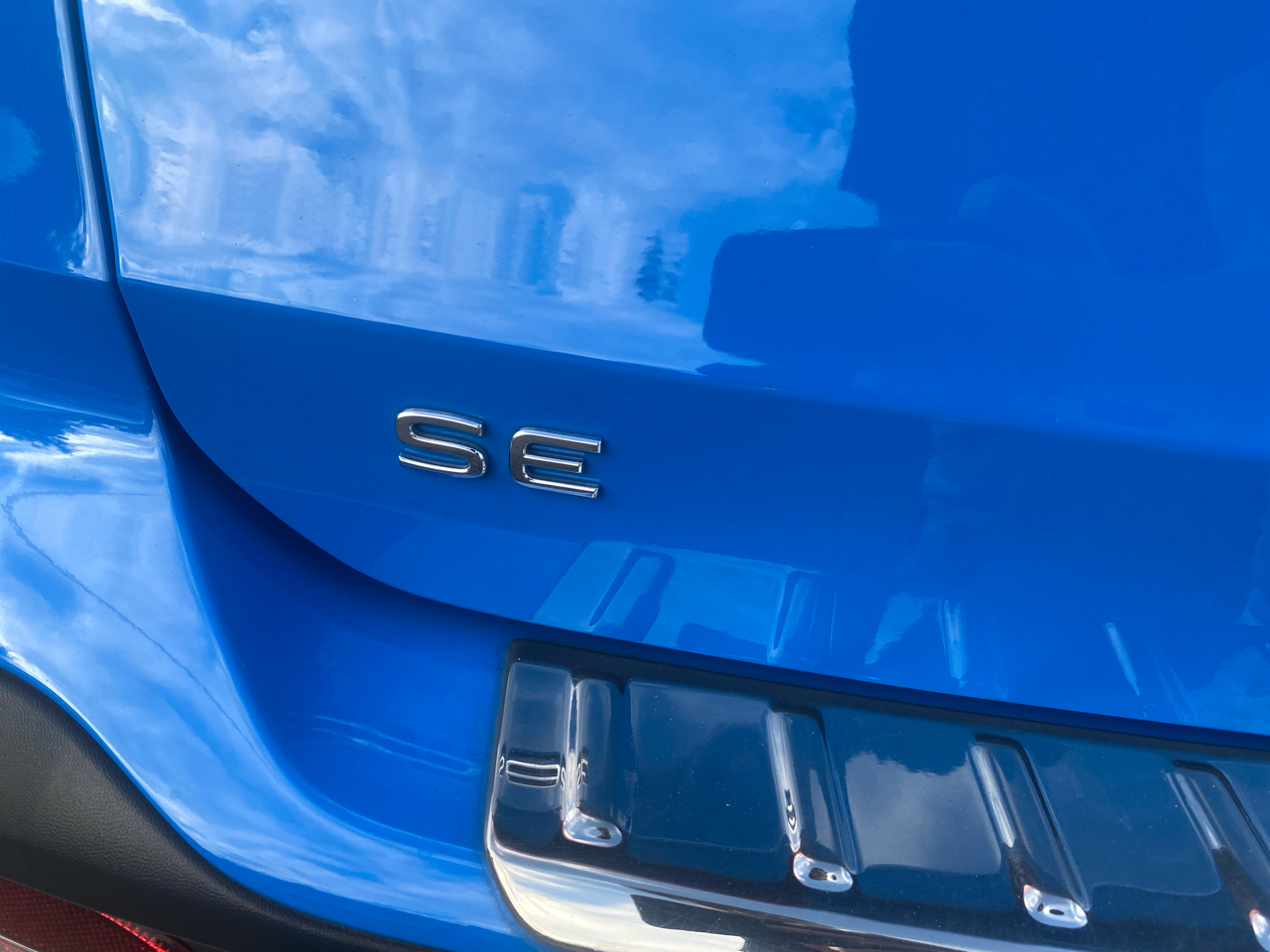 2023 Volkswagen Taos SE photo 9