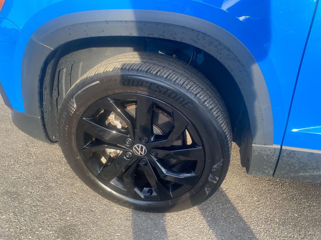 2023 Volkswagen Taos SE photo 16