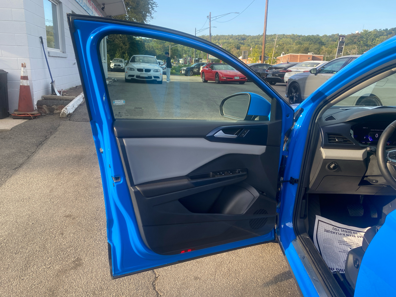 2023 Volkswagen Taos SE photo 18