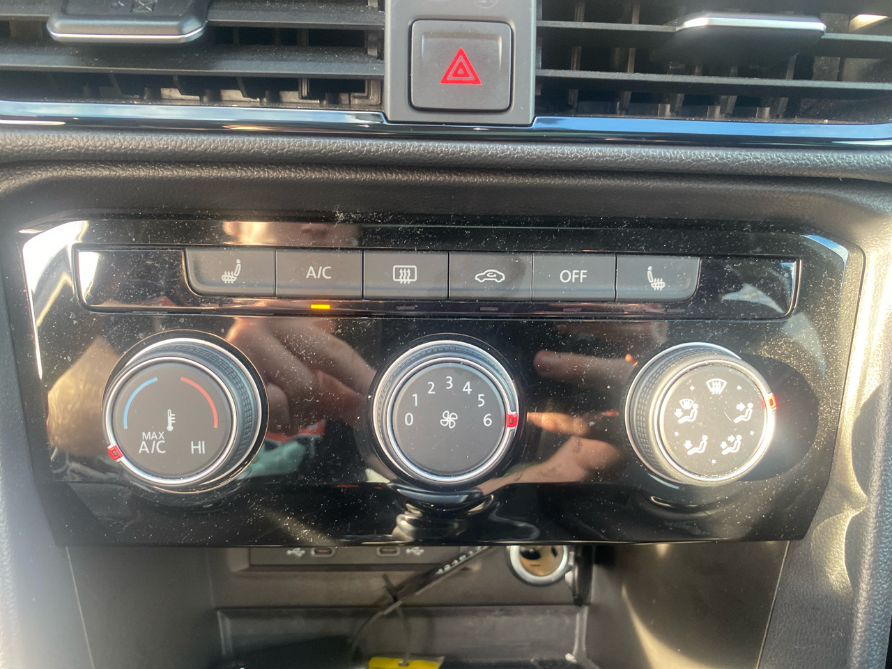 2023 Volkswagen Taos SE photo 27