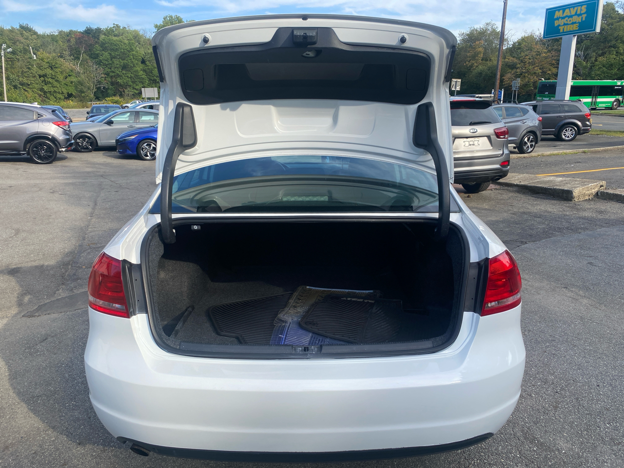 Volkswagen Passat 4dr Sdn 2.5L Auto Wolfsburg Ed PZEV *Ltd Avail* 2014 Volkswagen Passat 4dr Sdn 2.5L Auto Wolfsburg Ed PZEV *Ltd Avail* 2014