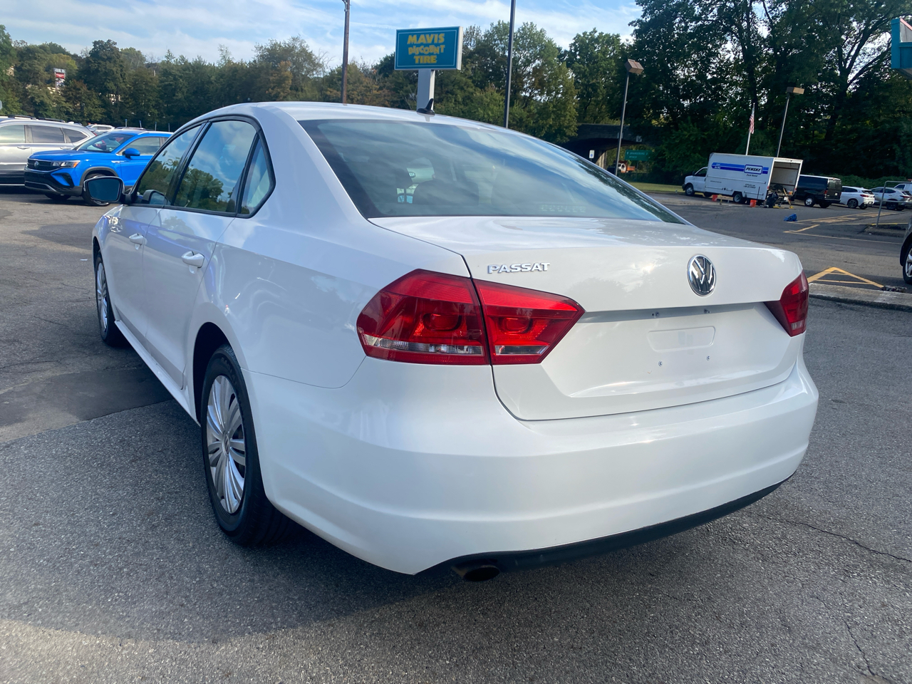 Volkswagen Passat 4dr Sdn 2.5L Auto Wolfsburg Ed PZEV *Ltd Avail* 2014 Volkswagen Passat 4dr Sdn 2.5L Auto Wolfsburg Ed PZEV *Ltd Avail* 2014