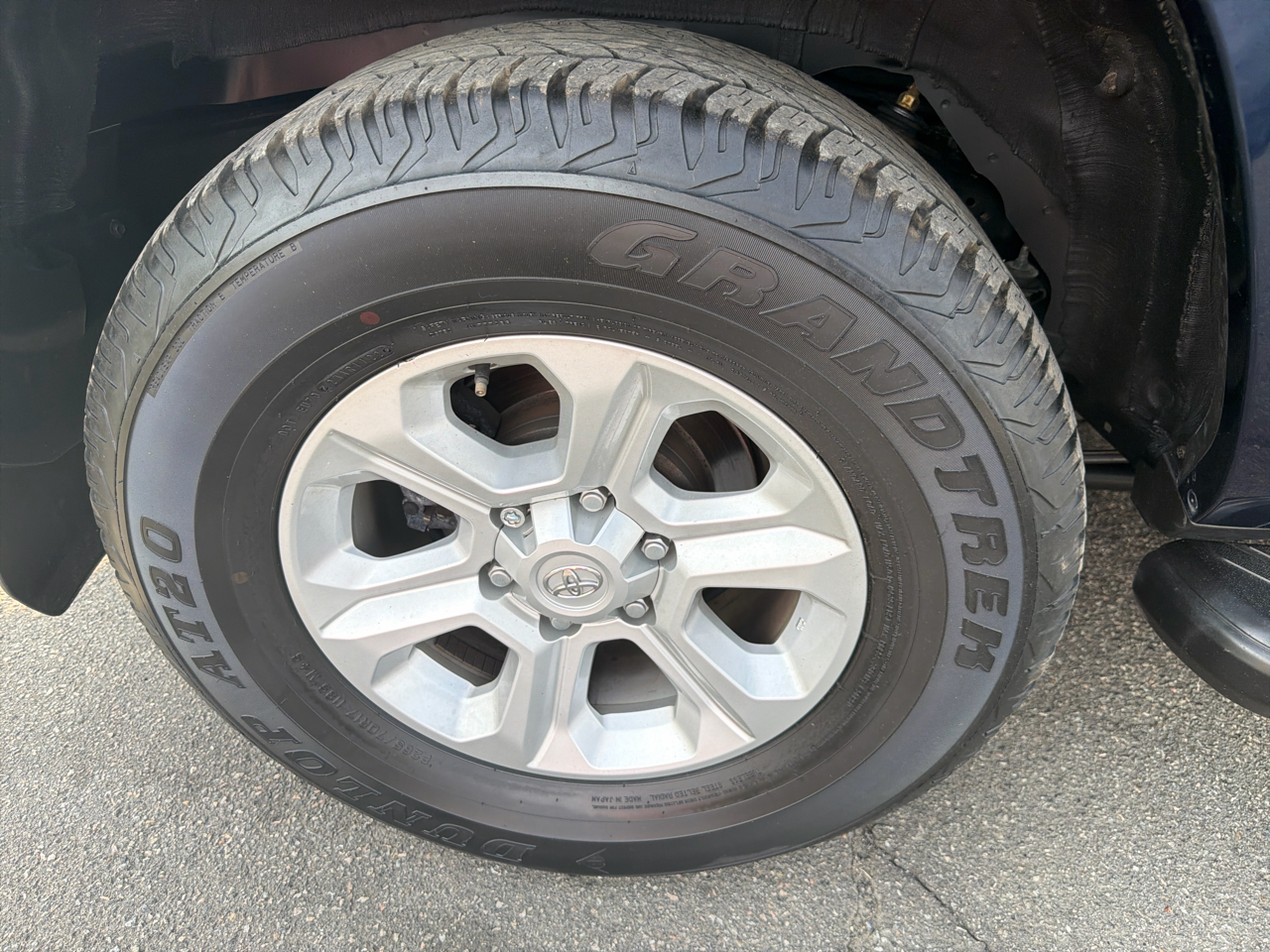 2022 Toyota 4Runner SR5 4WD photo 2