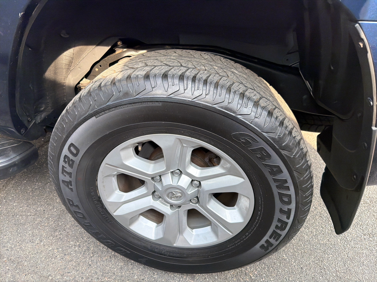 2022 Toyota 4Runner SR5 4WD photo 8