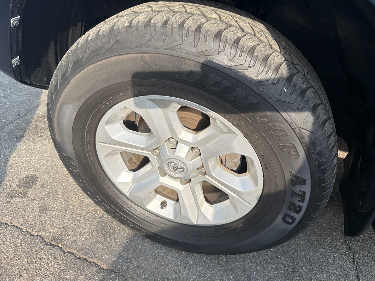 2022 Toyota 4Runner SR5 4WD photo 9