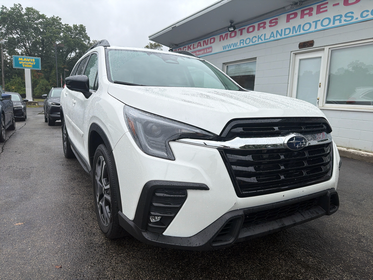 2024 Subaru Ascent Limited photo 3