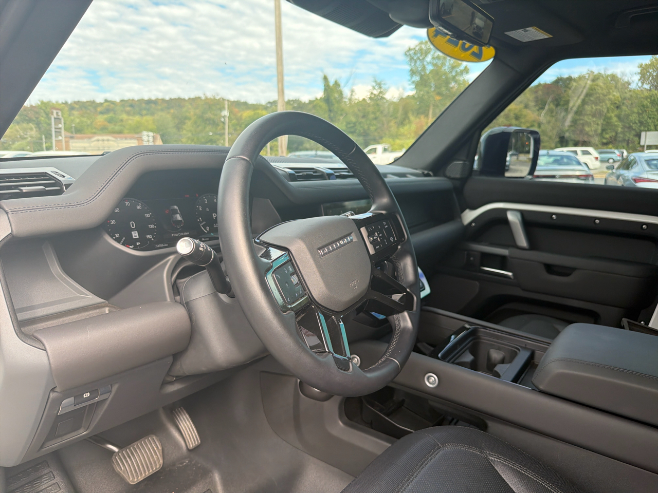 2024 Land Rover Defender 110 X-Dynamic SE photo 12