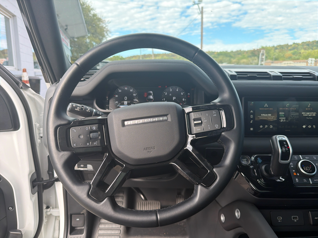 2024 Land Rover Defender 110 X-Dynamic SE photo 16
