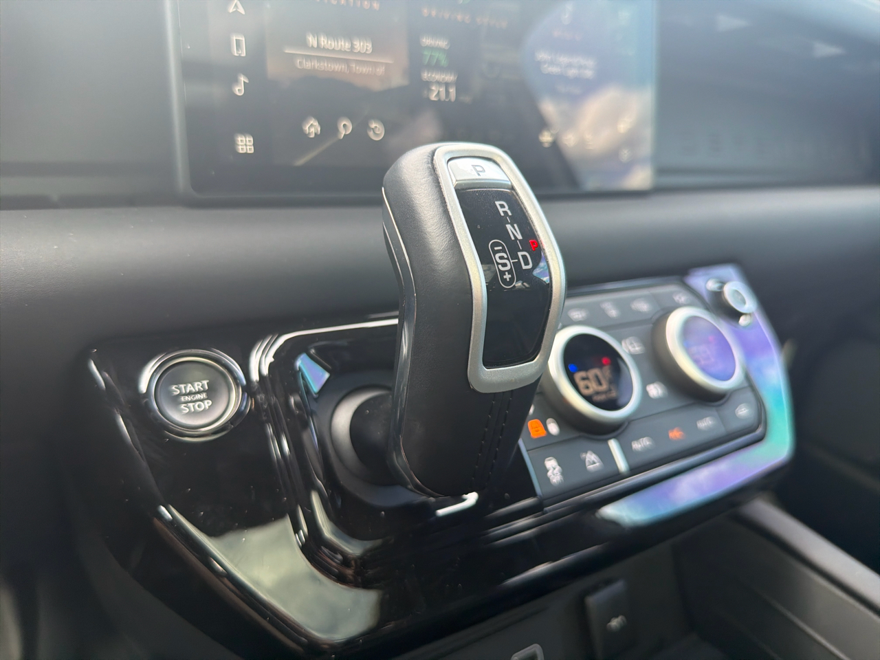 2024 Land Rover Defender 110 X-Dynamic SE photo 19