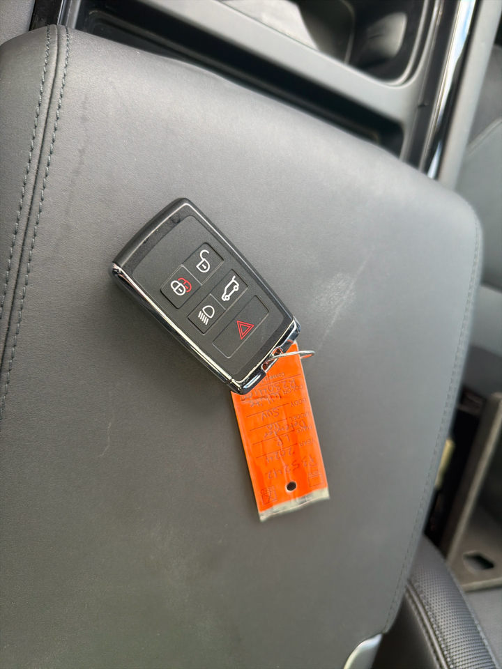 2024 Land Rover Defender 110 X-Dynamic SE photo 24