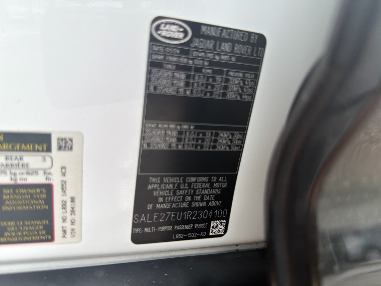 2024 Land Rover Defender 110 X-Dynamic SE photo 25