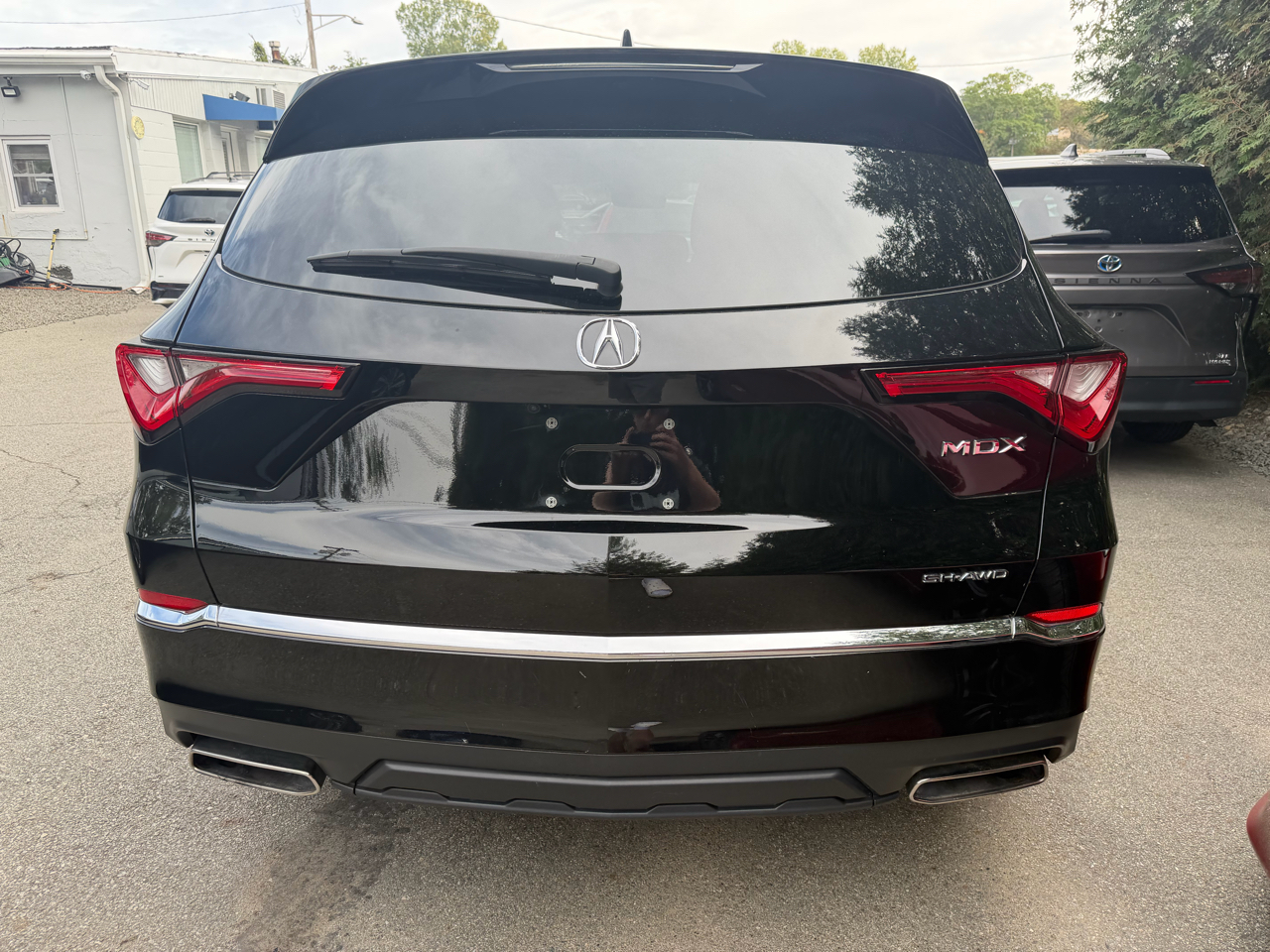 2023 Acura MDX SH-AWD photo 2